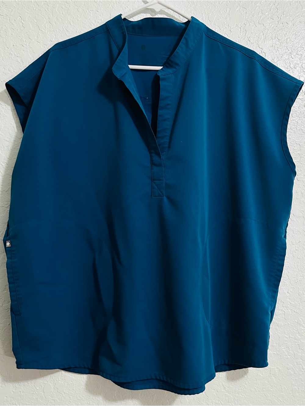 Figs Rafaela Oversized Scrub Top. Color Teal - Picture 1 of 2